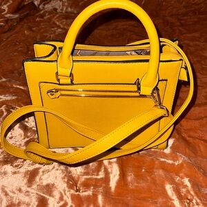 Mustard Yellow Crossbody Handbag w/ Detachable Strap